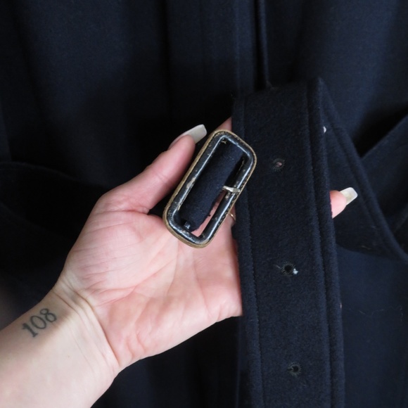 1980's Classic Burberry Wool Overcoat, Navy - Picture 10 of 10